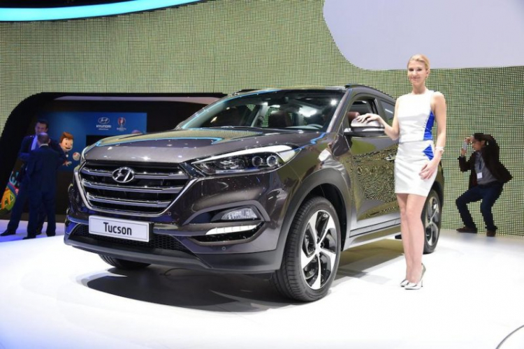 Hyundai Tucson 2016 gây bất ngờ với động cơ xăng - điện