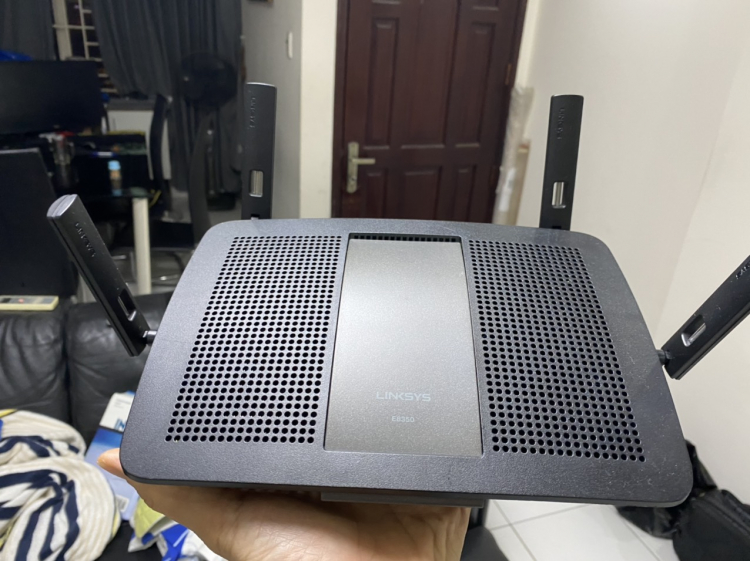 lại hỏi ae về wifi Router