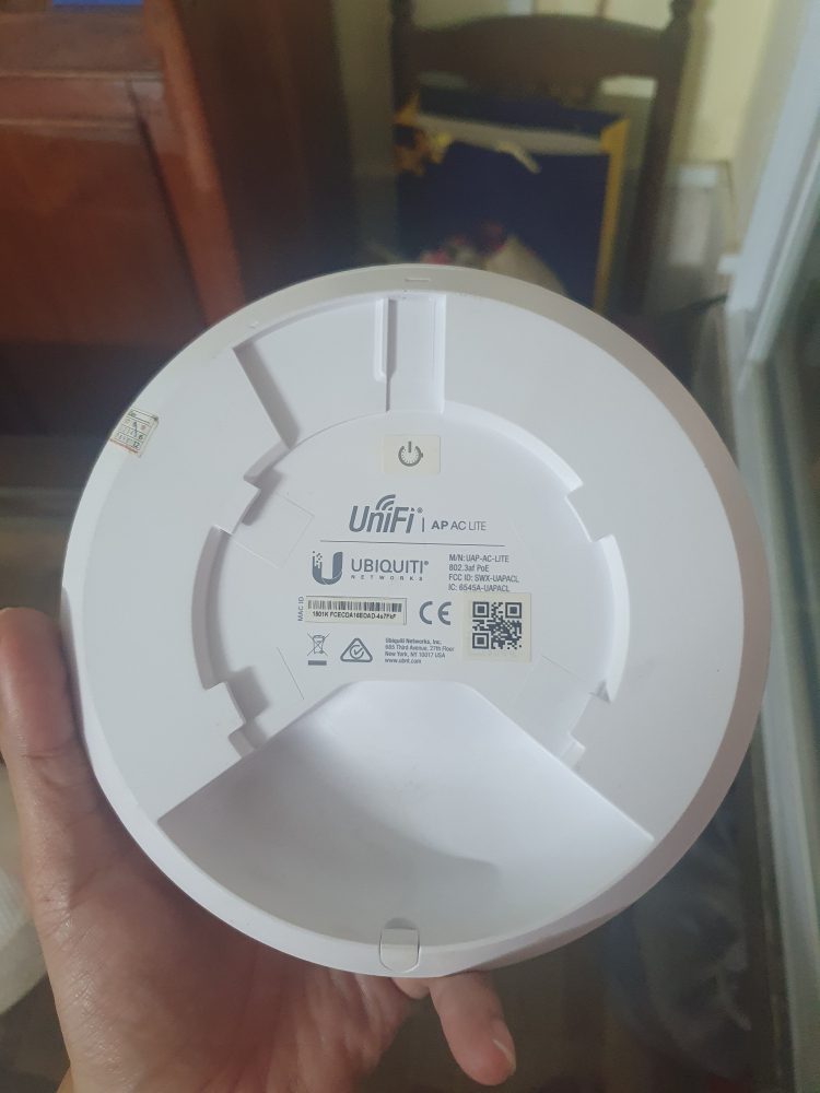 lại hỏi ae về wifi Router