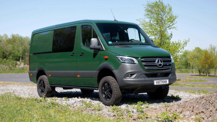 otosaigon-mercedes-sprinter-vansport.jpg