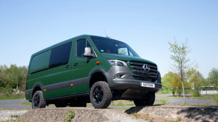 Mercedes Sprinter trở thành xe offroad qua bàn tay của hãng độ Đức