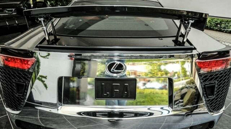 Siêu xe Lexus LFA mạ chrome rao bán hơn 26 tỷ đồng