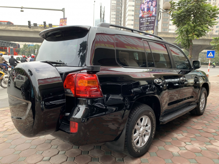 Hàng hiếm Toyota Land Cruiser máy dầu 4.5 V8 đã 12 năm tuổi bán lại gần 2 tỷ đồng