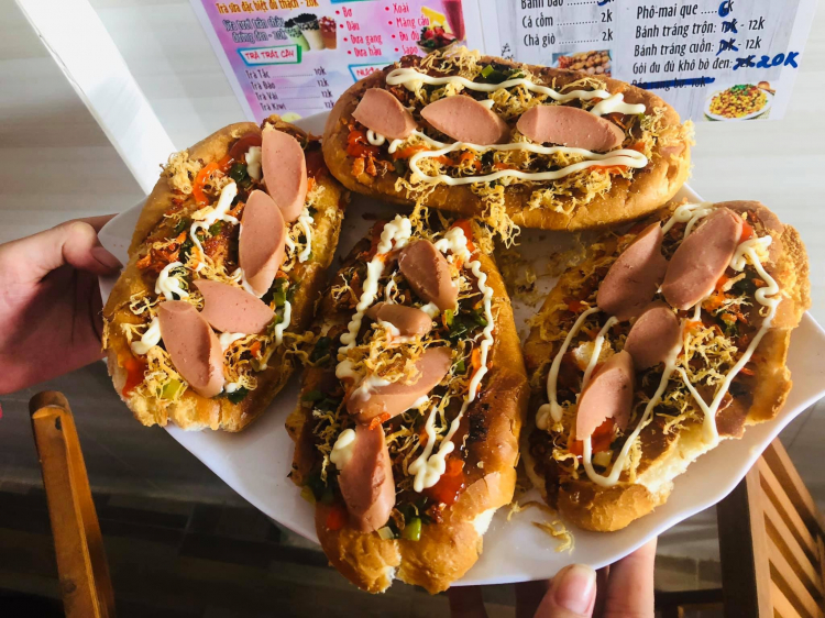 Mở quán kem, bánh ngọt. Mở quán kem, bánh ngọt.