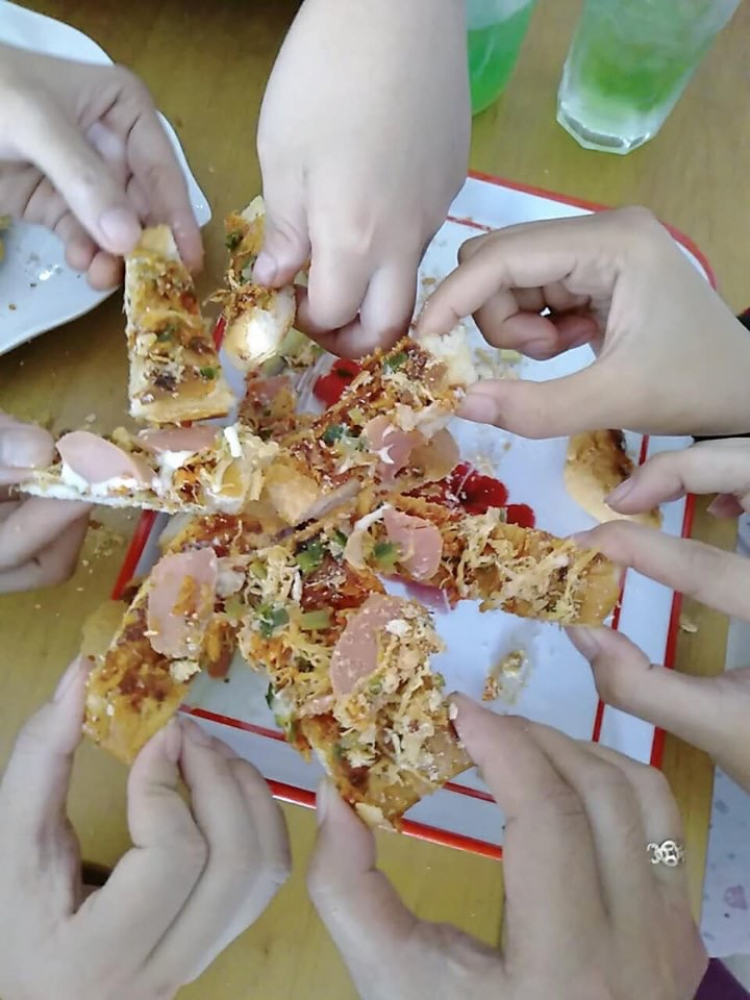 Mở quán kem, bánh ngọt. Mở quán kem, bánh ngọt.