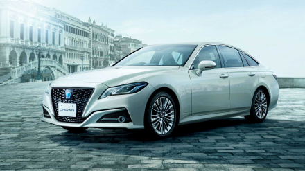 otosaigon-toyota-crown-65 năm-4.jpg