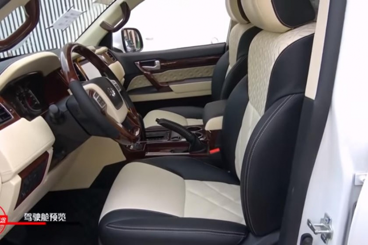 Toyota Land Cruiser hàng nhái tại Trung Quốc rẻ và sang hơn cả xe thật Toyota Land Cruiser hàng nhái tại Trung Quốc rẻ và sang hơn cả xe thật