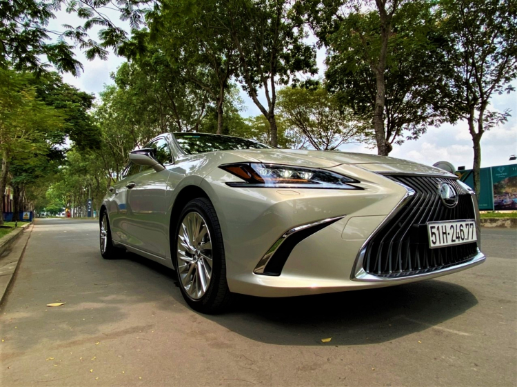 LEXUS ES250 2020 mới đi 1.000km