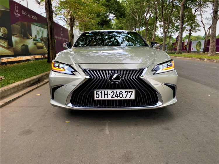 LEXUS ES250 2020 mới đi 1.000km