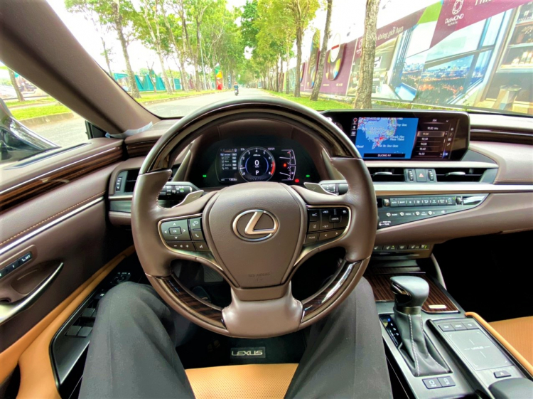 LEXUS ES250 2020 mới đi 1.000km