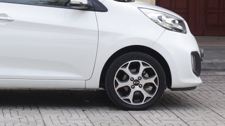 KIA-Morning-Si-MT-2015.jpg