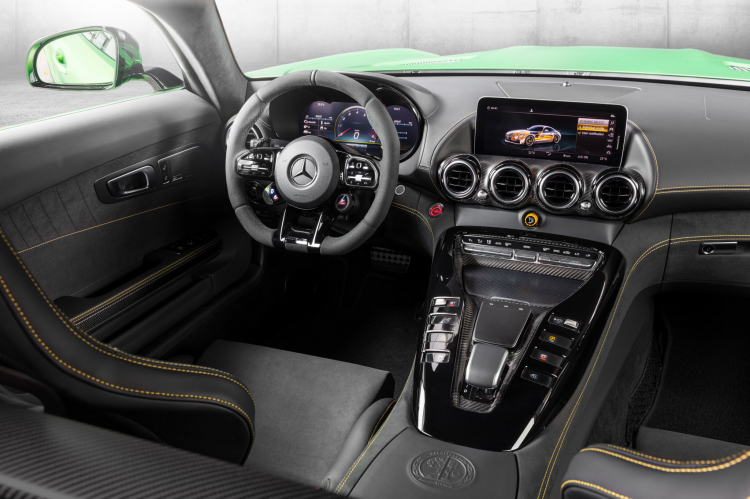 Mercedes-AMG GT R mạnh tới 585 mã lực có giá 11,6 tỷ đồng tại Việt Nam