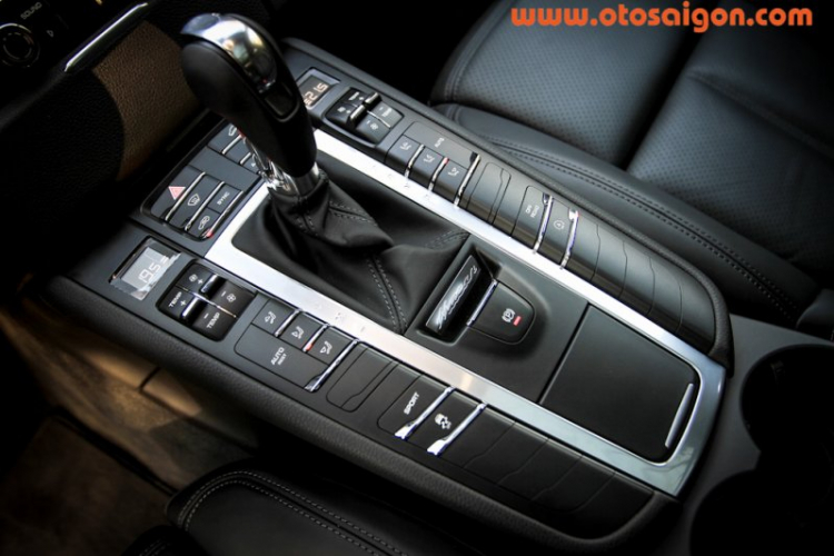 Sau vô lăng Porsche Macan: không đối thủ ! Sau vô lăng Porsche Macan: không đối thủ !