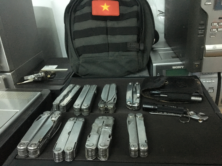 hỏi anh tuấn lé - kềm leatherman