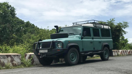 LAND ROVER -1.jpg