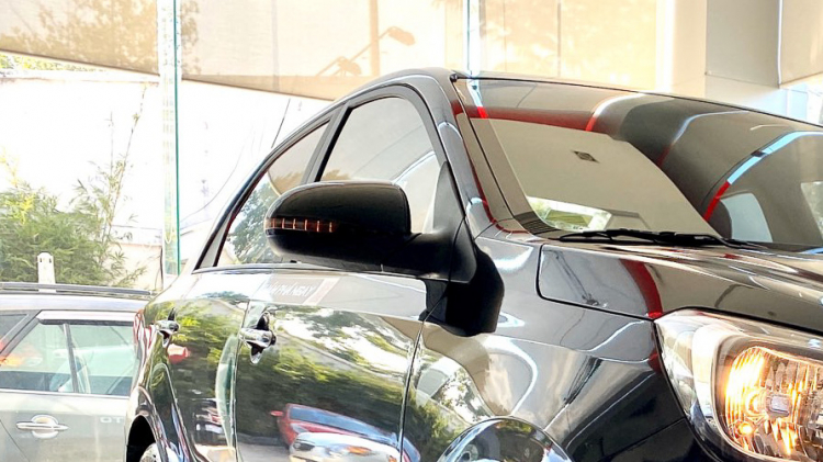 Ảnh thực tế Kia Soluto bản cao cấp AT Luxury tại đại lý, đối thủ mới của Toyota Vios