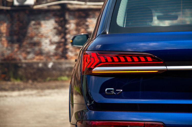 So sánh Audi Q7 và BMW X5: SUV hạng sang 2020 nào hấp dẫn?