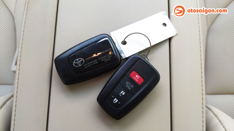 Chi tiết Toyota Highlander 2020 nhập Mỹ đầu tiên về Việt Nam, tràn ngập trang bị Chi tiết Toyota Highlander 2020 nhập Mỹ đầu tiên về Việt Nam, tràn ngập trang bị