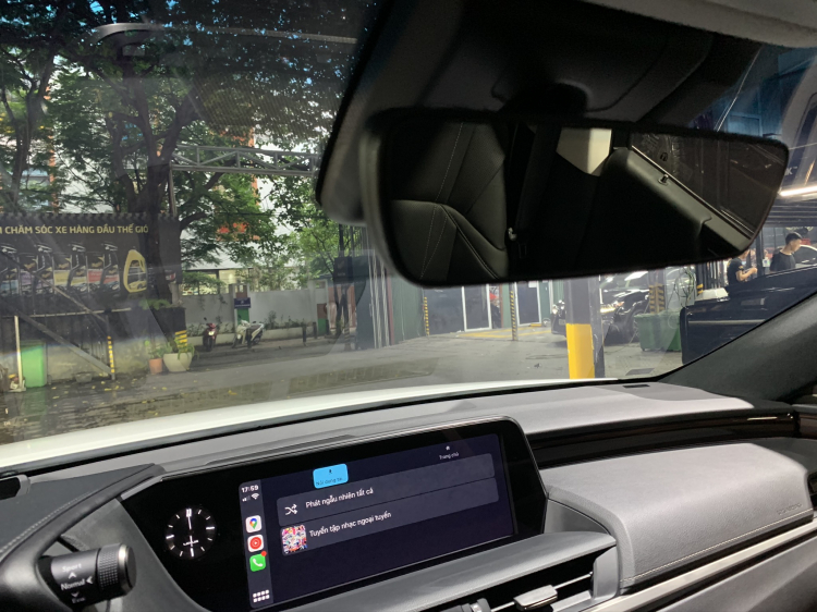 Chia sẻ camera hành trình cho Lexus ES khá thẩm mỹ