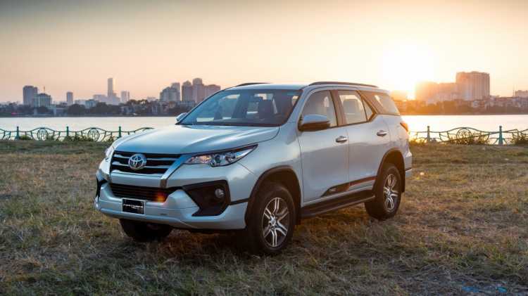 Doanh số giảm, Toyota vẫn dẫn đầu thị trường ô tô Việt Nam