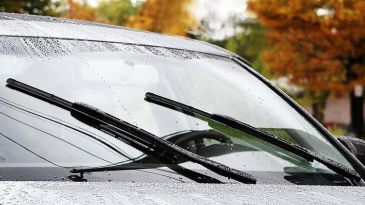 Cách tự pha nước rửa kính xe ô tô đơn giản tại nhà Cách tự pha nước rửa kính xe ô tô đơn giản tại nhà