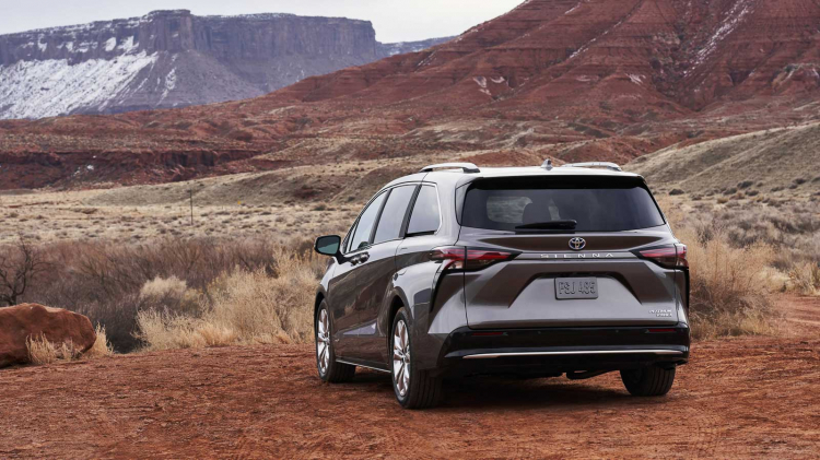 Toyota Sienna 2021 thế hệ mới ra mắt: khi xe Toyota không còn nhàm chán