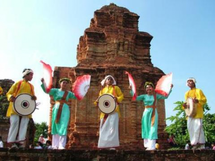 Vĩnh Hy biển xanh vẫy gọi Vĩnh Hy biển xanh vẫy gọi