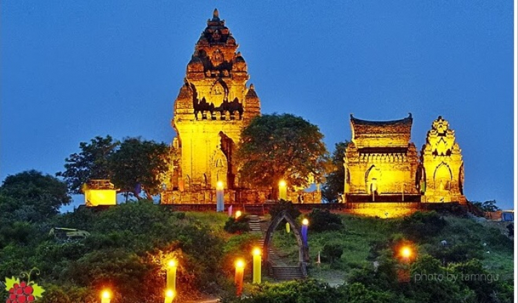 Vĩnh Hy biển xanh vẫy gọi Vĩnh Hy biển xanh vẫy gọi