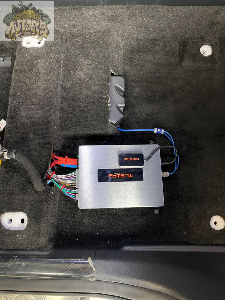 Độ âm thanh cho Hyundai Santafe 2020 với bộ xử lý tín hiệu.
