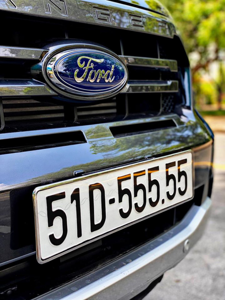Ford Ranger Wildtrak biển số ngũ quý 5 rao bán giá tới 3 tỷ tại Sài Gòn