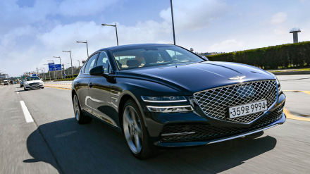 Otosaigon-2021-Genesis-G80-Carscoops-5-Photos-.jpg