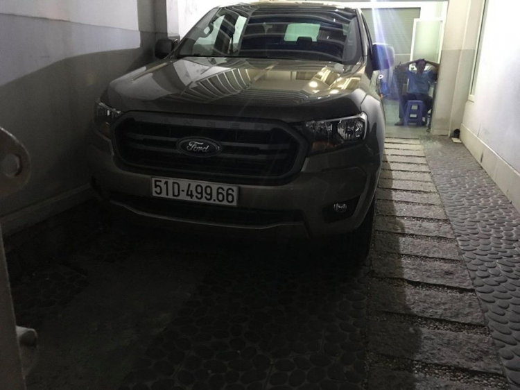 Ford Ranger Wildtrak biển số ngũ quý 5 rao bán giá tới 3 tỷ tại Sài Gòn