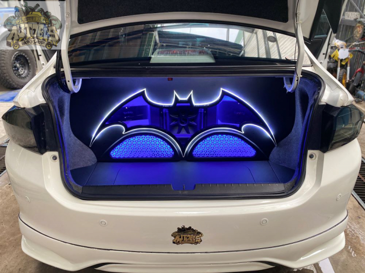 Độ âm thanh cho Honda City với Cốp Batman