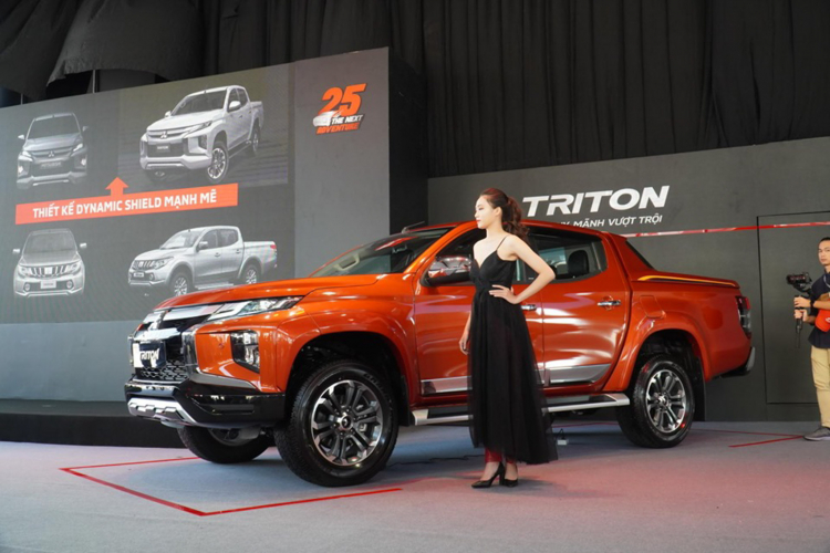 Mitsubishi Triton 4x4 AT đời 2019 giảm giá chỉ còn khoảng 680 triệu đồng để xả hàng tồn