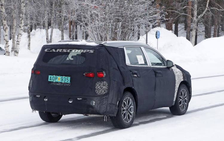 Soi Hyundai Santa Fe 2022 facelift chạy thử ở châu Âu: Đổi ngoại hình, thay động cơ
