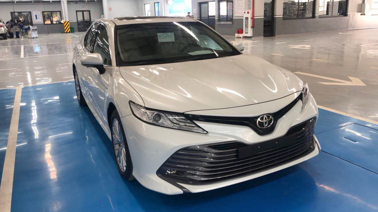 Toyota Camry 2020 được dùng làm xe taxi tại Việt Nam