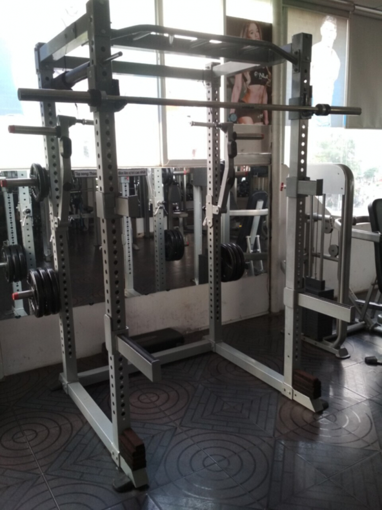 CNL có anh nào tập gym cho mình hỏi thăm tí CNL có anh nào tập gym cho mình hỏi thăm tí