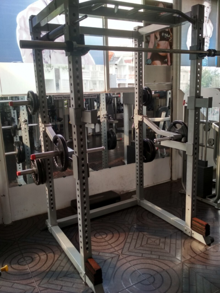 CNL có anh nào tập gym cho mình hỏi thăm tí