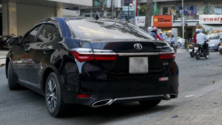 do-po-kieu-mercedes-cho-xe-toyota-altis-03.jpg