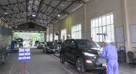 tu-nam-2020-xe-bi-chan-dang-kiem-do-cham-nop-phat-vi-pham-giao-thong-duoc-tiep-nhan-kiem-dinh-...jpg