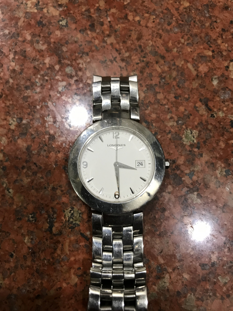 Hỏi chỗ vô dầu đồng hồ Longines Hỏi chỗ vô dầu đồng hồ Longines