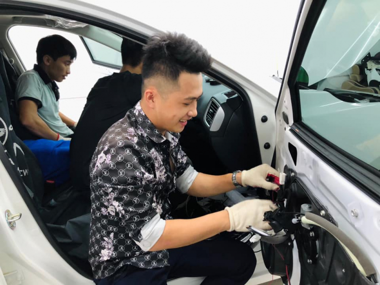 Camera 360 độ OWIN - An toàn tuyệt đối, ghi lại hành trình, vạch dẫn hướng Mercedes chính xác Camera 360 độ OWIN - An toàn tuyệt đối, ghi lại hành trình, vạch dẫn hướng Mercedes chính xác