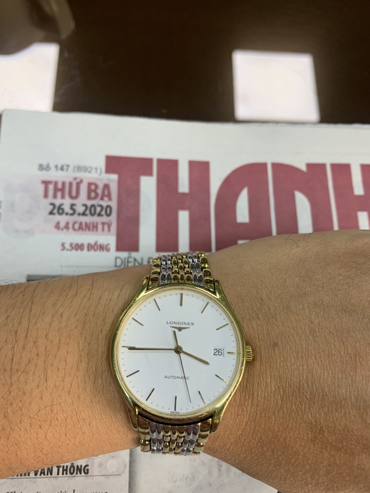 Hỏi chỗ vô dầu đồng hồ Longines