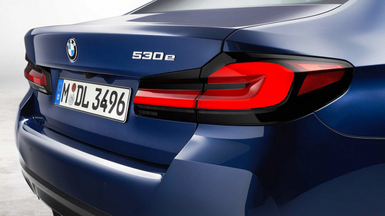 BMW 5 Series 2021 chính thức ra mắt: Tinh chỉnh thiết kế, tập trung công nghệ mild-hybrid BMW 5 Series 2021 chính thức ra mắt: Tinh chỉnh thiết kế, tập trung công nghệ mild-hybrid