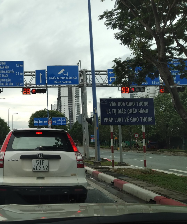 Gửi những anh đi xe hơi ích kỷ, bon chen giành đường với xe máy! Gửi những anh đi xe hơi ích kỷ, bon chen giành đường với xe máy!
