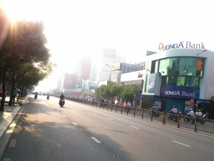 Quay đầu xe ngã từ cán lên vạch người đi bộ Quay đầu xe ngã từ cán lên vạch người đi bộ