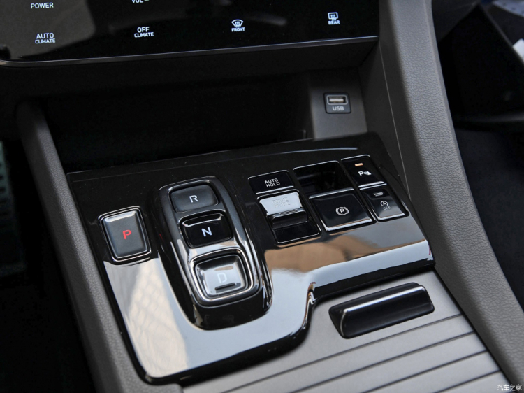 Hyundai Sonata 2020 ra mắt phiên bản trục cơ sở kéo dài, nội thất cực hiện đại Hyundai Sonata 2020 ra mắt phiên bản trục cơ sở kéo dài, nội thất cực hiện đại