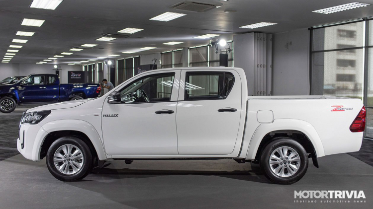 Ảnh thực tế các phiên bản Toyota Hilux 2021 tại Thái Lan