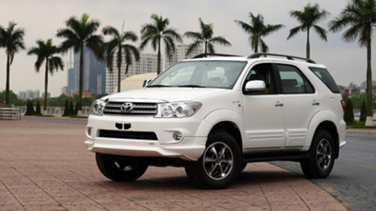 Nhìn lại các thế hệ Toyota Fortuner từ trước đến nay tại Việt Nam