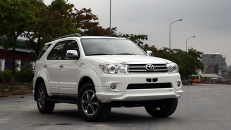 Nhìn lại các thế hệ Toyota Fortuner từ trước đến nay tại Việt Nam